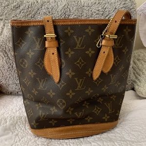 Louis Vuitton Vintage square bag (authentic)